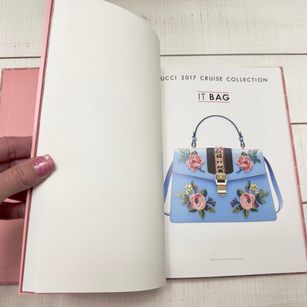 Rare Gucci Pink Star Pattern Notebook - Picture 3 of 7